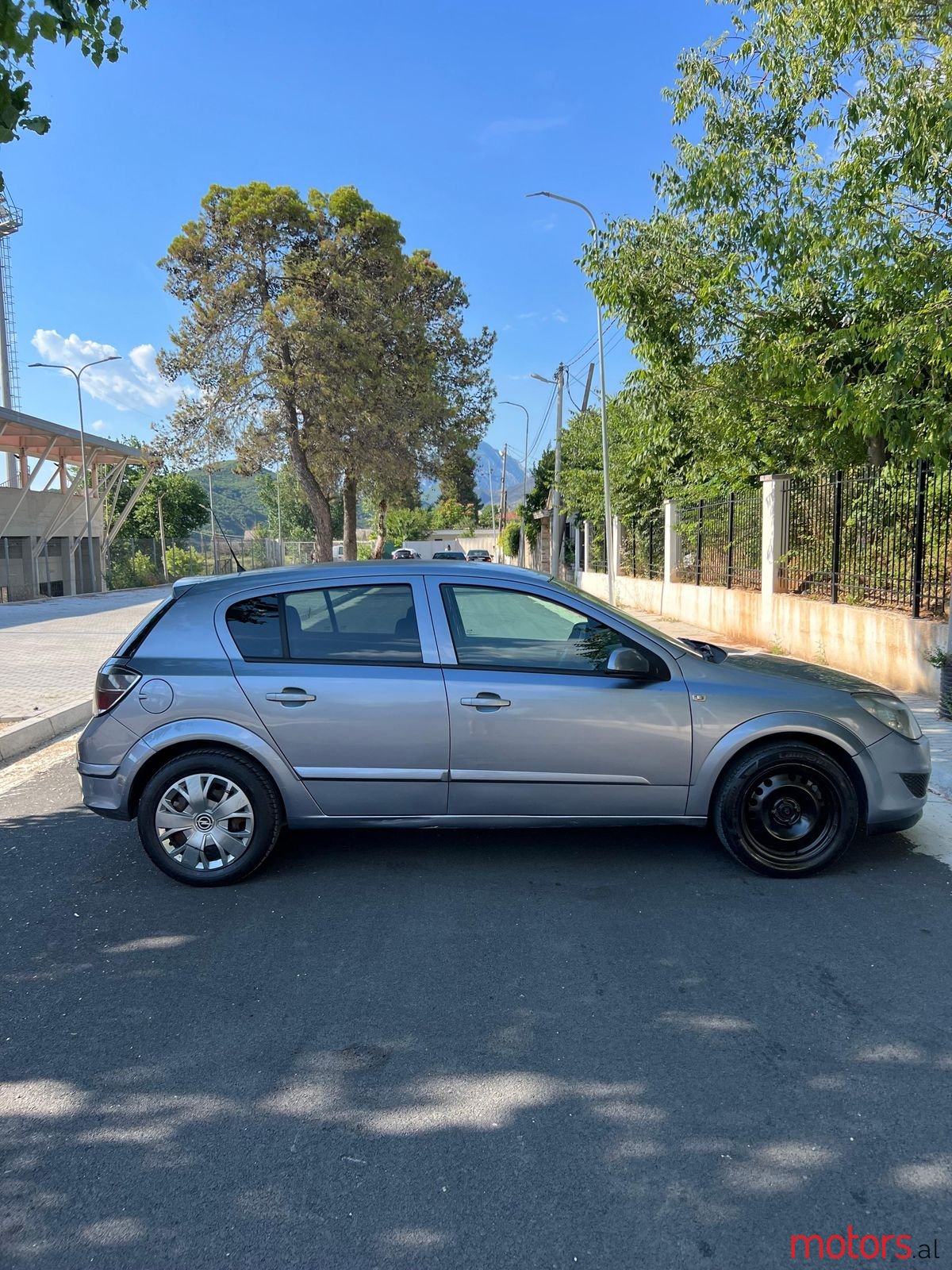 2010' Opel Astra photo #4