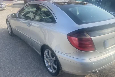 2001' Mercedes-Benz 230