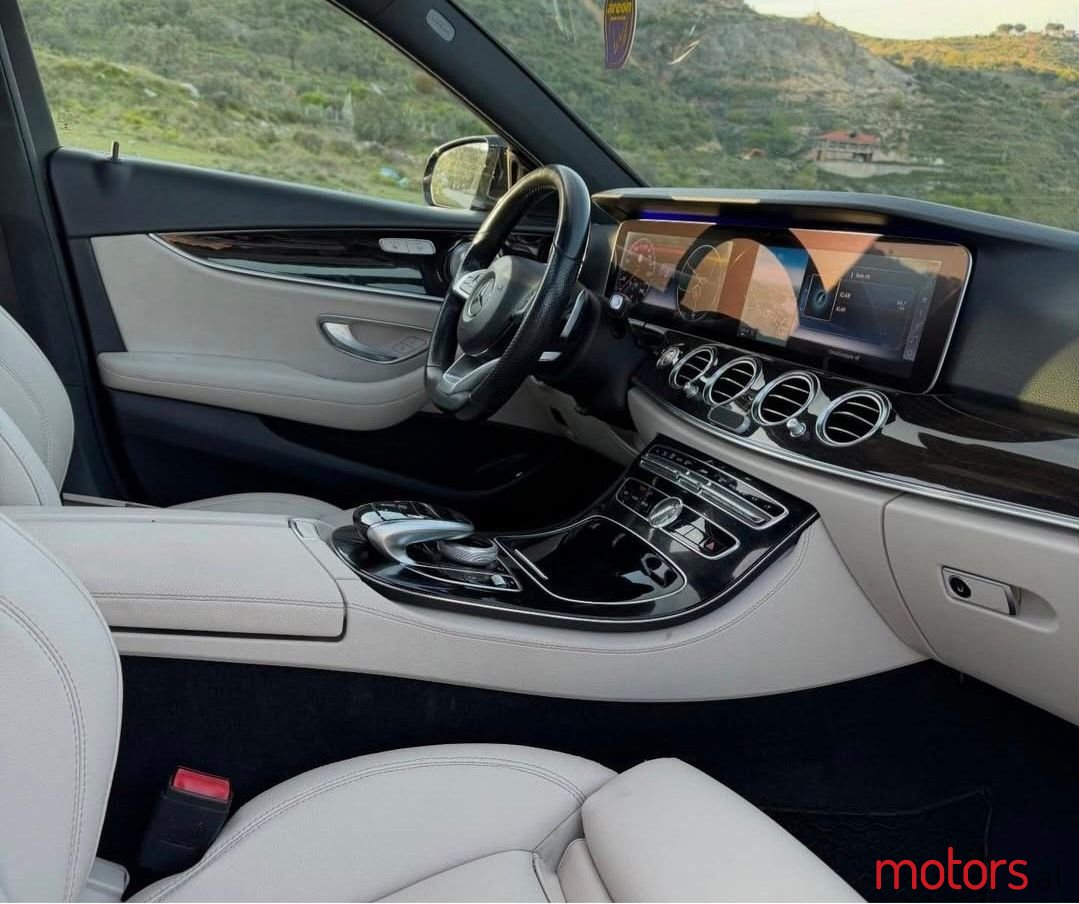 2017' Mercedes-Benz E 220 photo #5