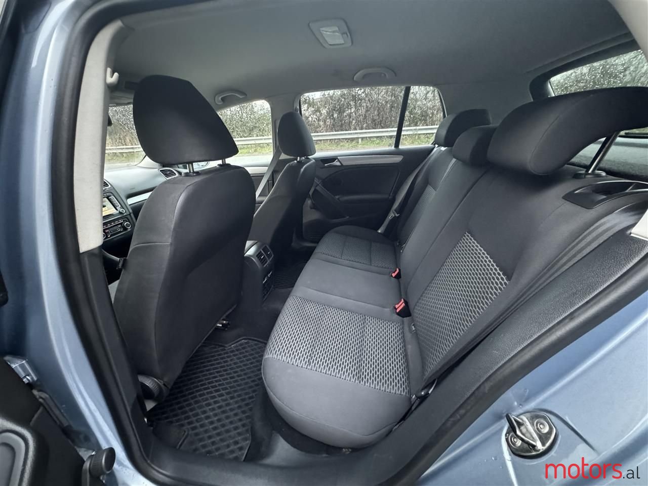 2010' Volkswagen Golf photo #6