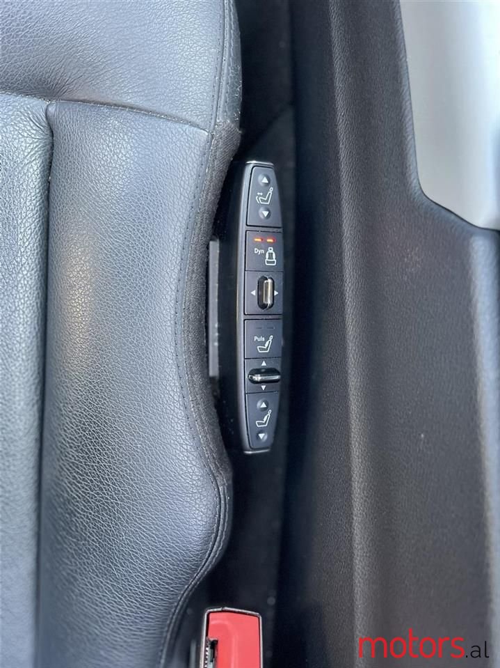 2010' Mercedes-Benz E 55 AMG photo #3