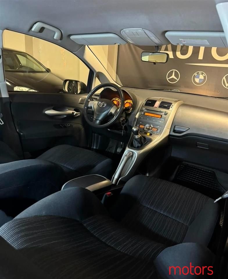 2008' Toyota Auris photo #6