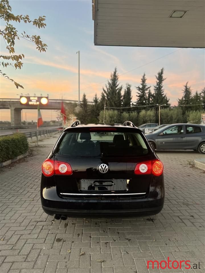 2010' Volkswagen Passat photo #6