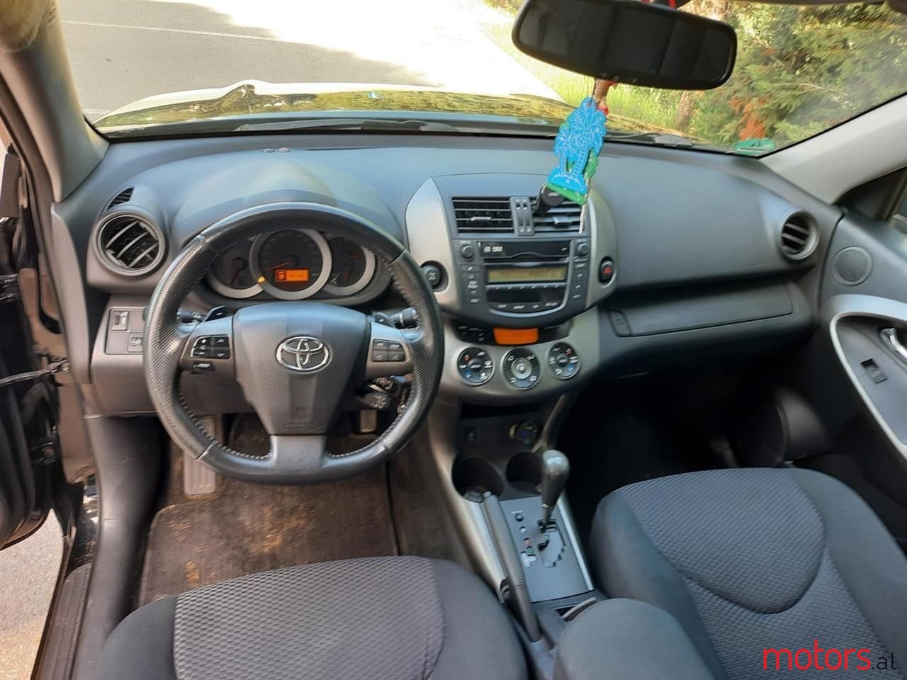 2011' Toyota RAV4 photo #2