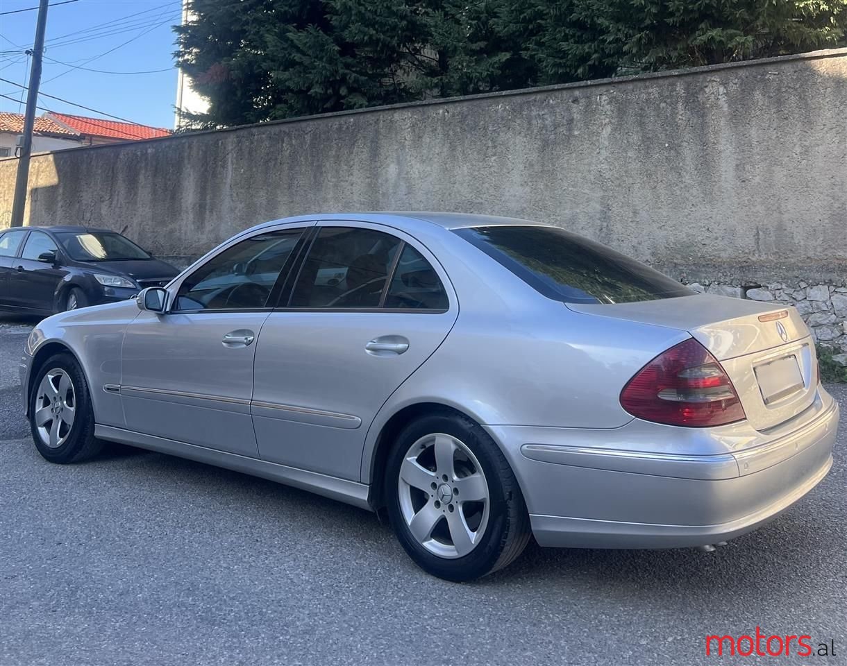 2004' Mercedes-Benz 220 photo #5