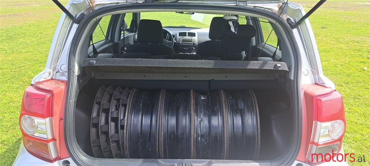 2011' Toyota Urban Cruiser photo #5