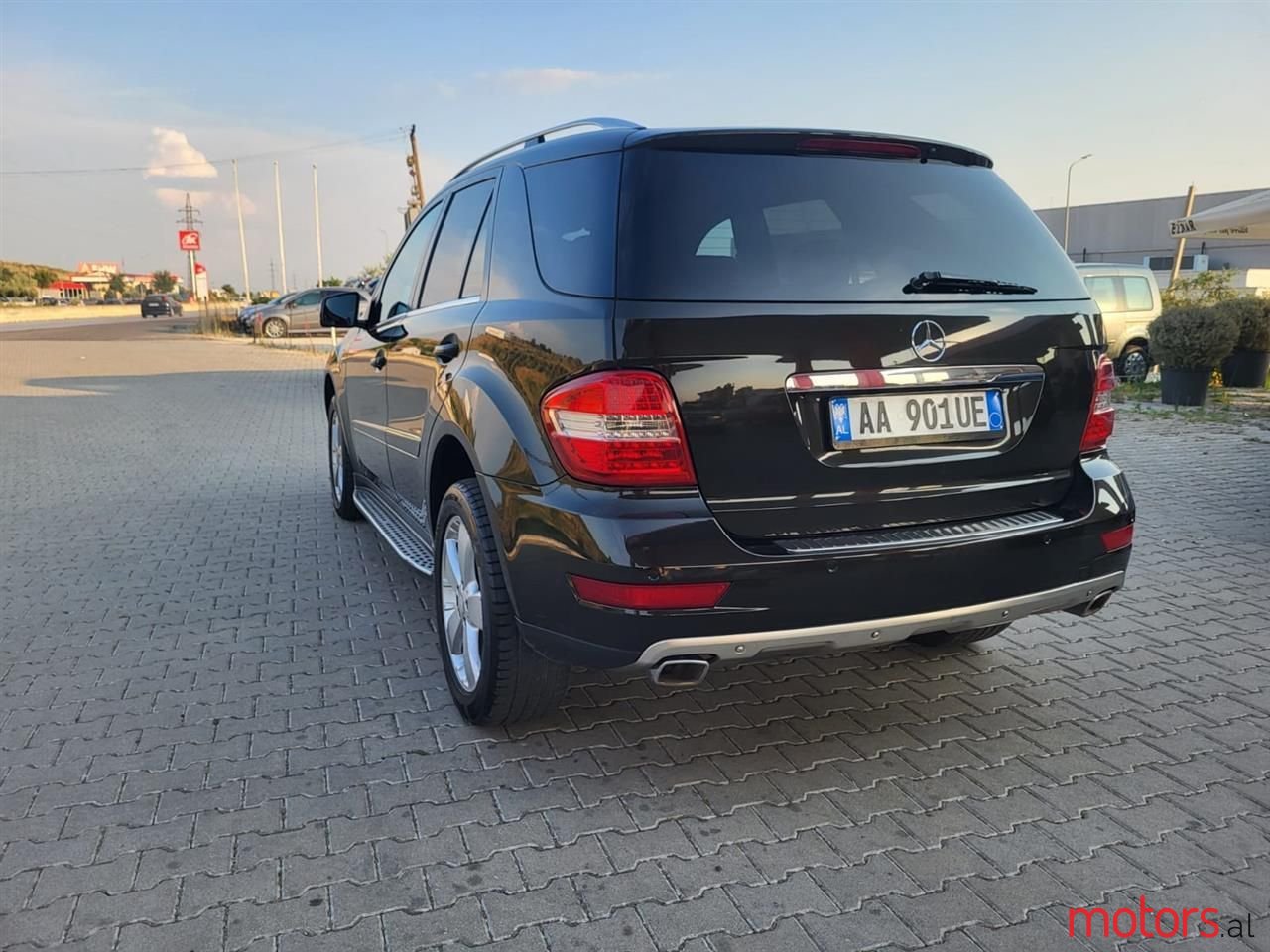 2010' Mercedes-Benz ML 350 photo #6