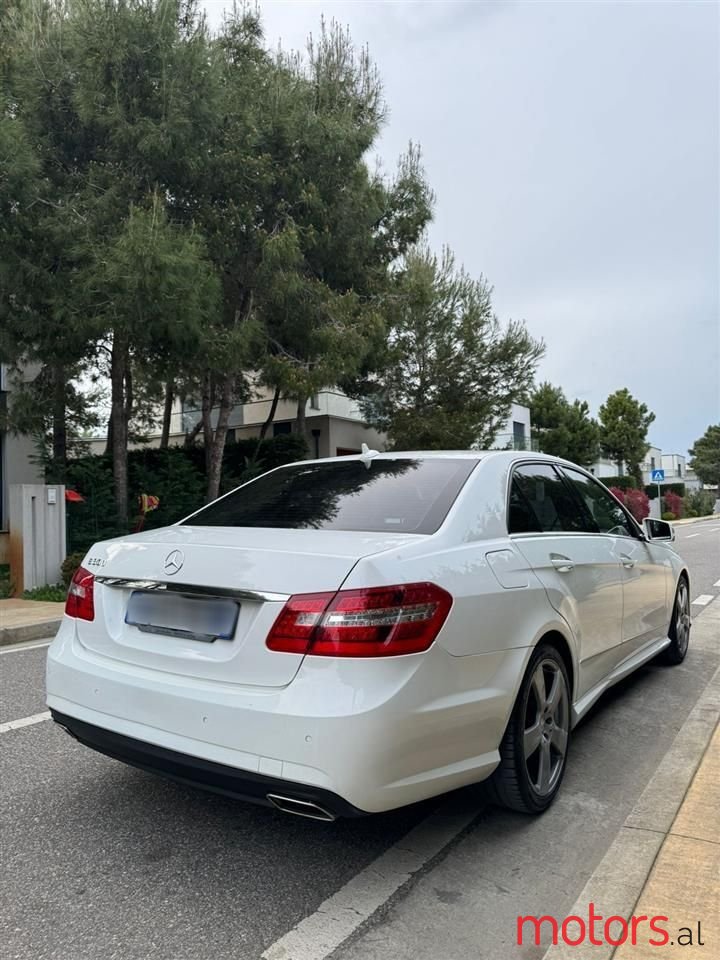 2013' Mercedes-Benz E 300 photo #4