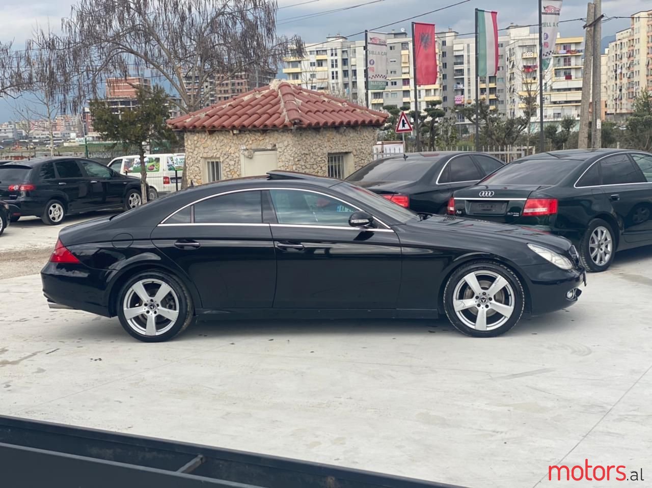 2006' Mercedes-Benz CLS 320 photo #2