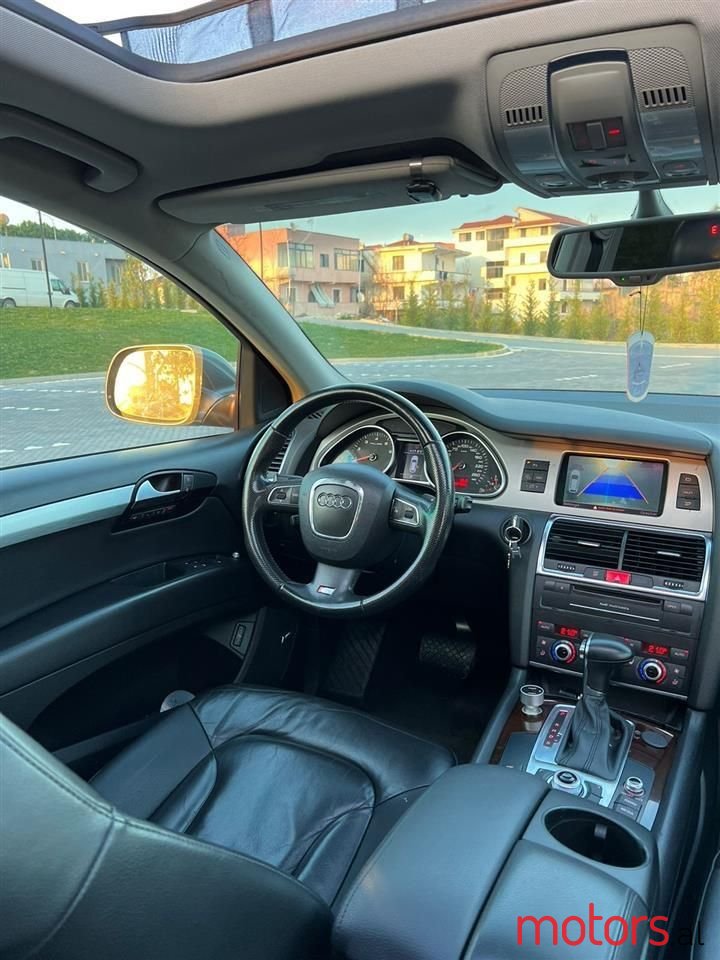 2010' Audi Q7 photo #6