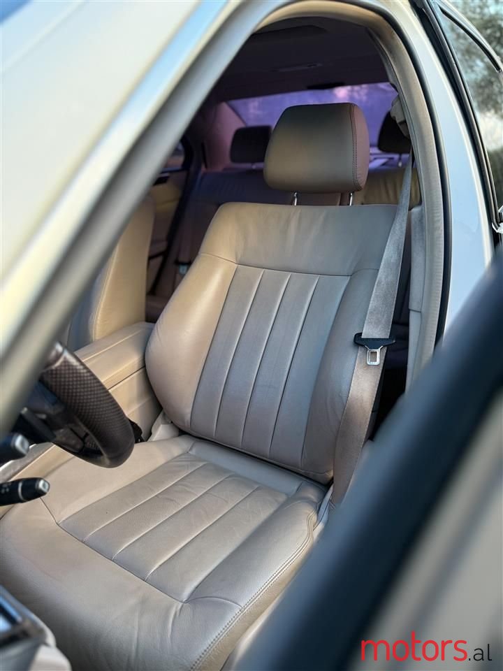 2015' Mercedes-Benz E 220 photo #1