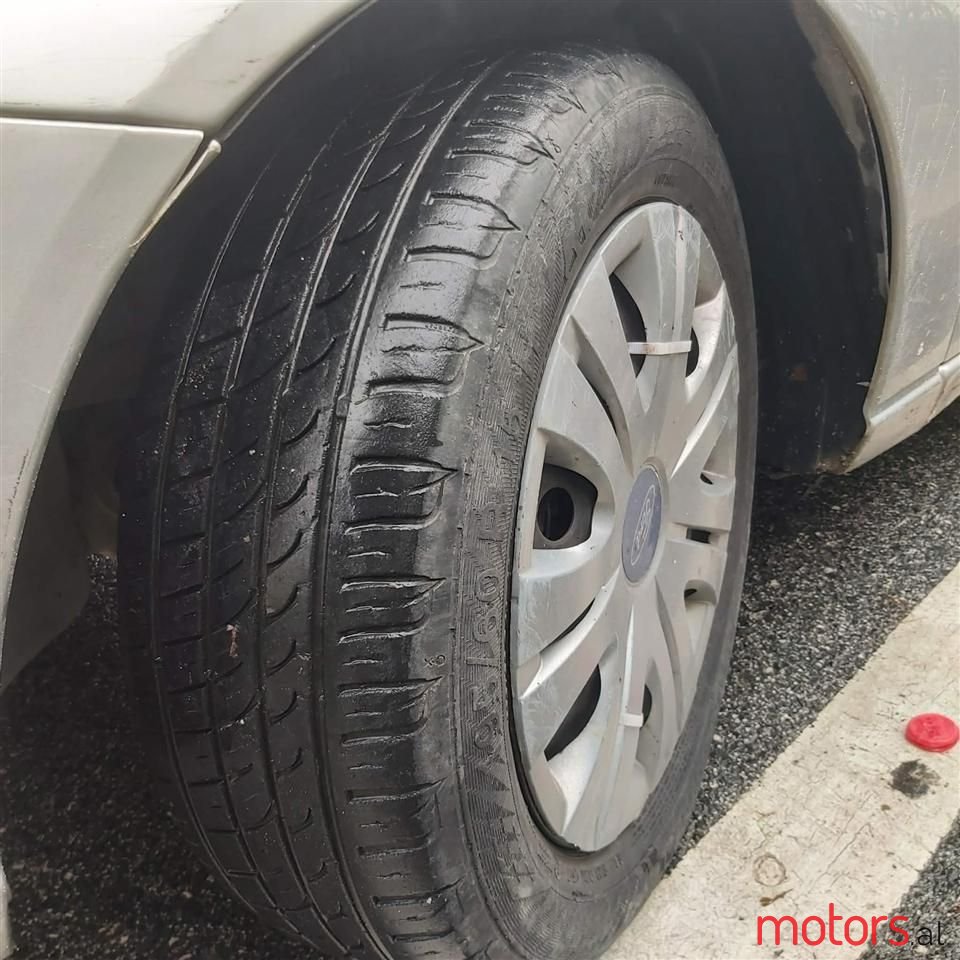 2002' Ford Focus photo #3