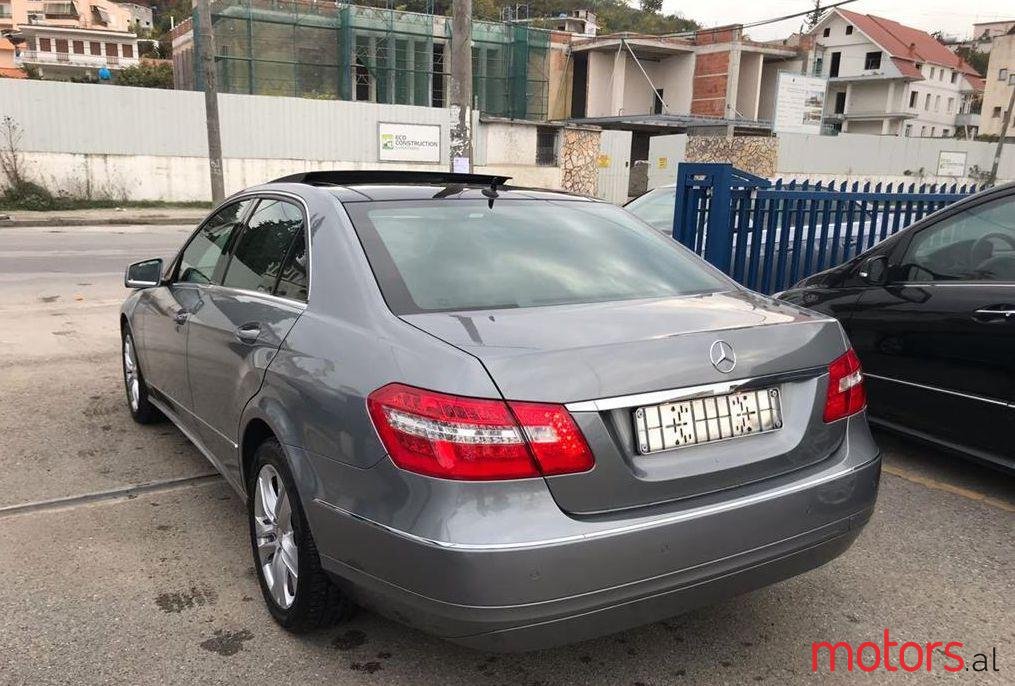 2009' Mercedes-Benz E 250 photo #2