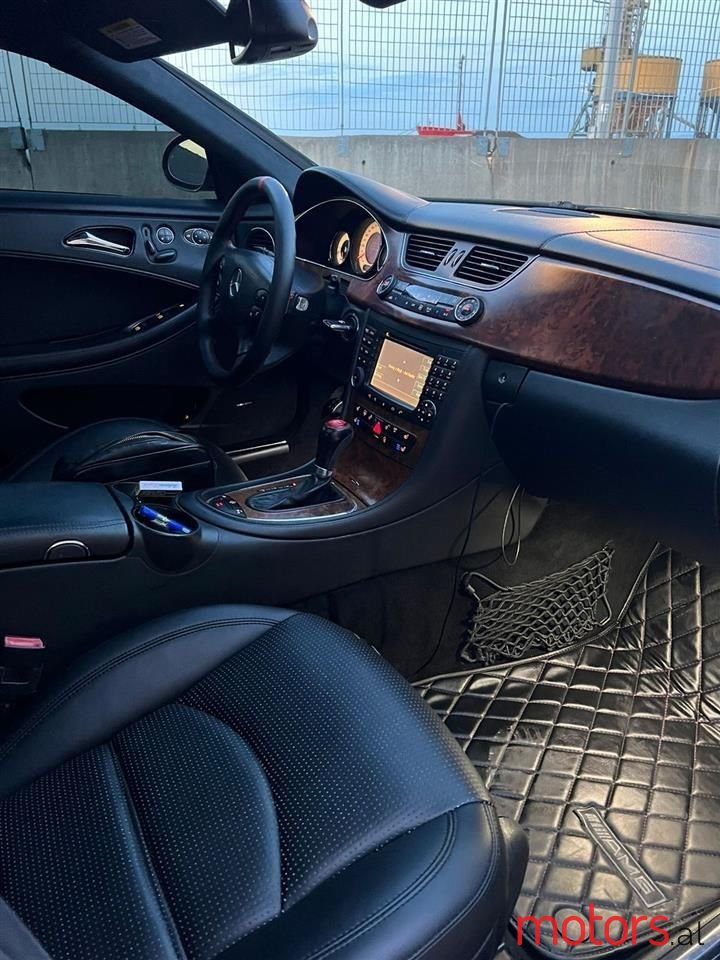 2007' Mercedes-Benz CLS 55 AMG photo #2