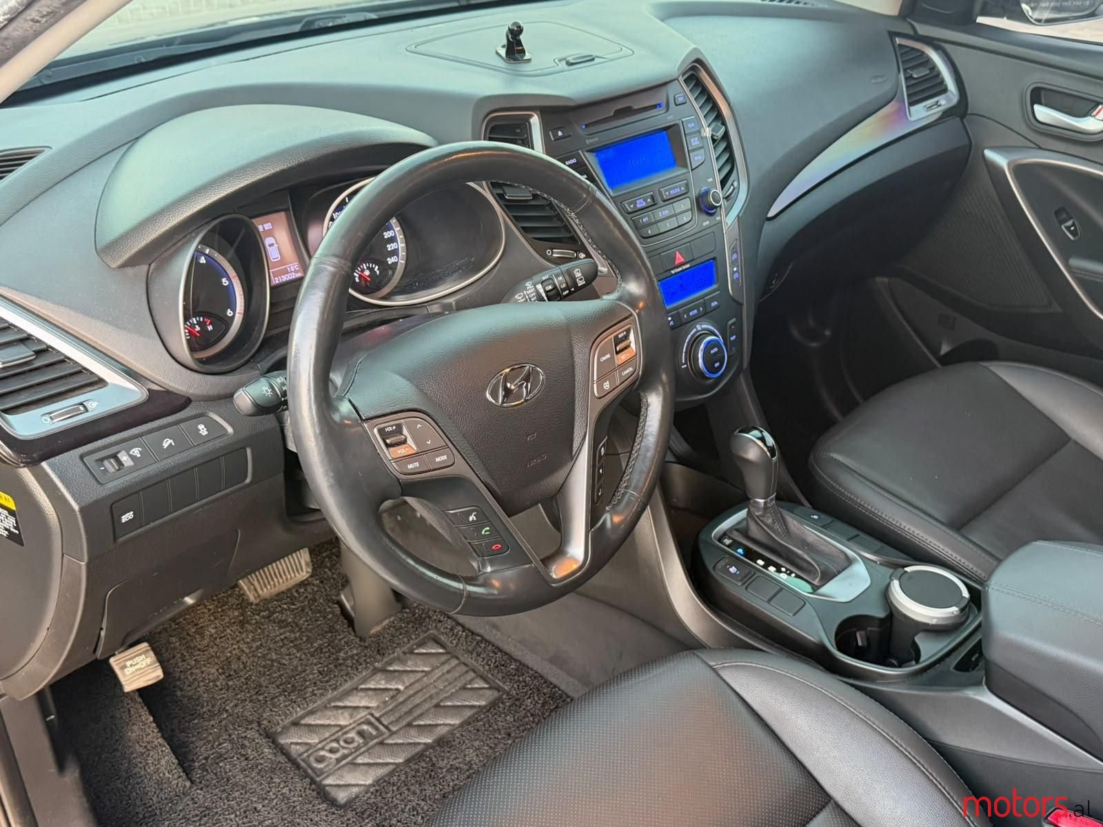 2013' Hyundai Santa Fe photo #4