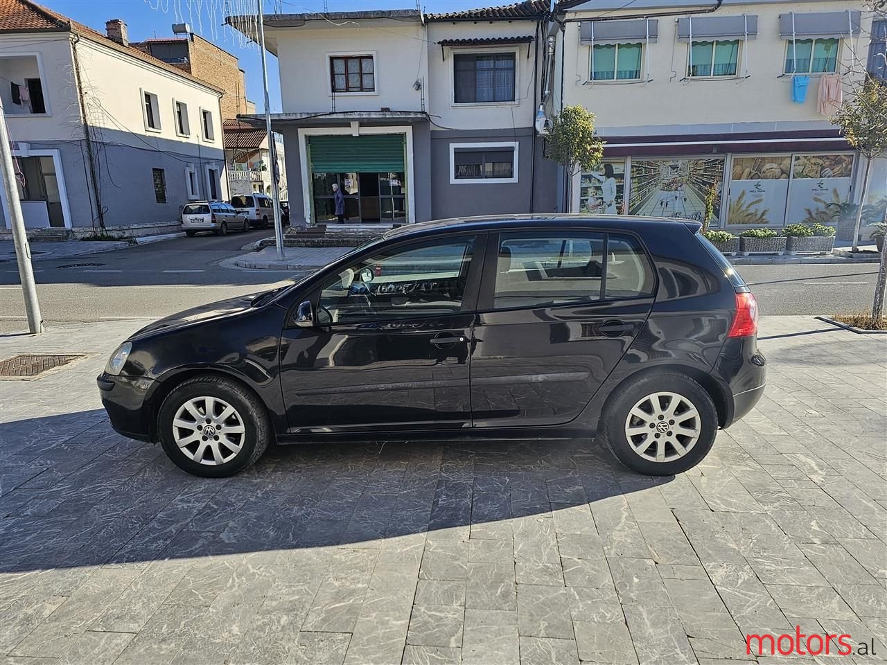 2004' Volkswagen Golf photo #5