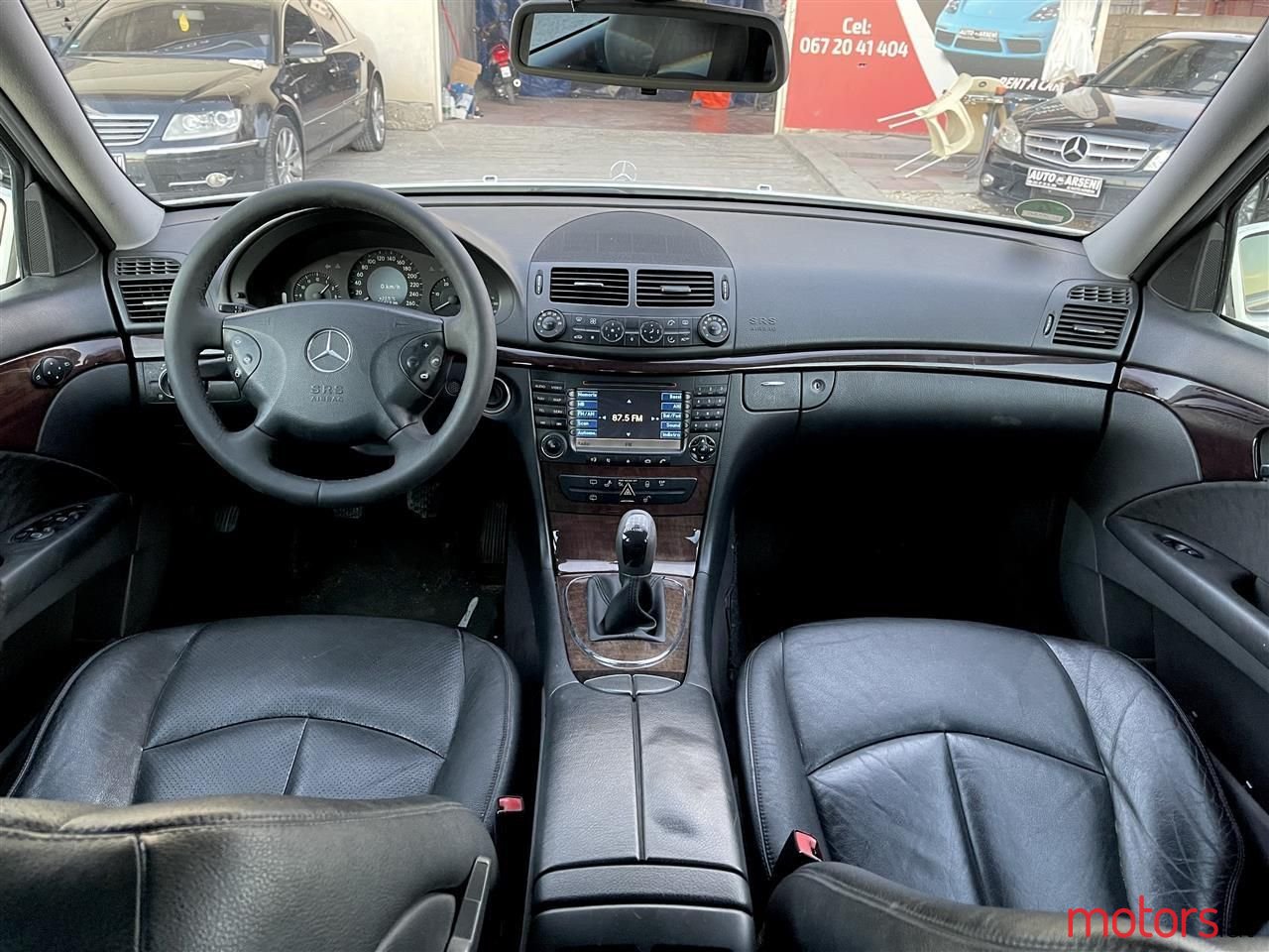 2004' Mercedes-Benz E 220 photo #6