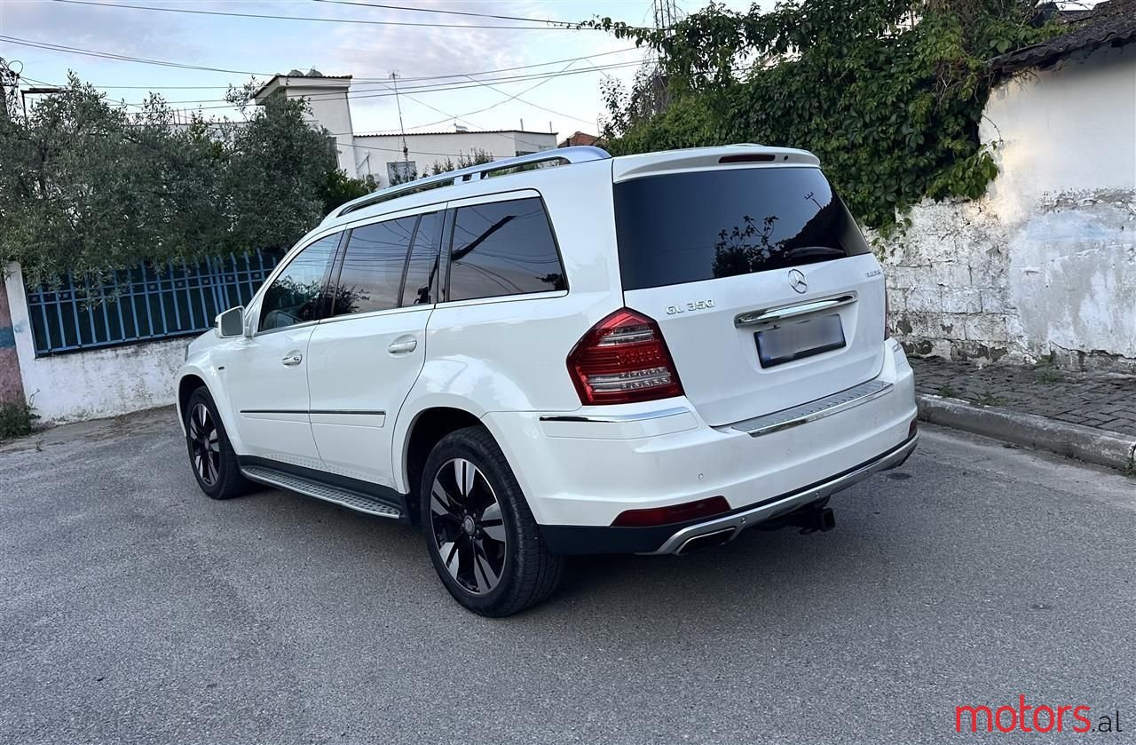 2011' Mercedes-Benz GL 350 photo #2