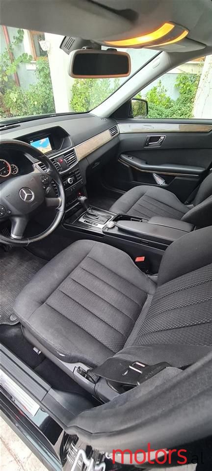 2010' Mercedes-Benz E 200 photo #3