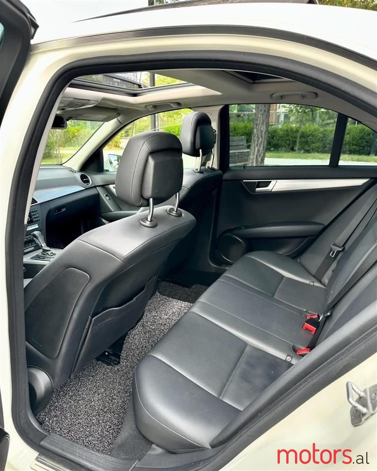 2011' Mercedes-Benz C 220 photo #5