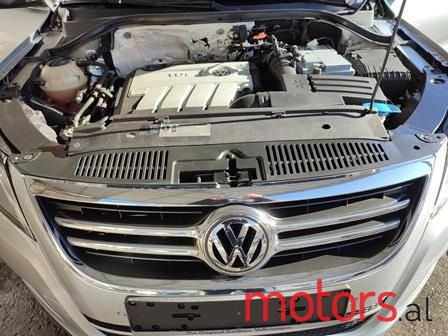 2010' Volkswagen Tiguan photo #6
