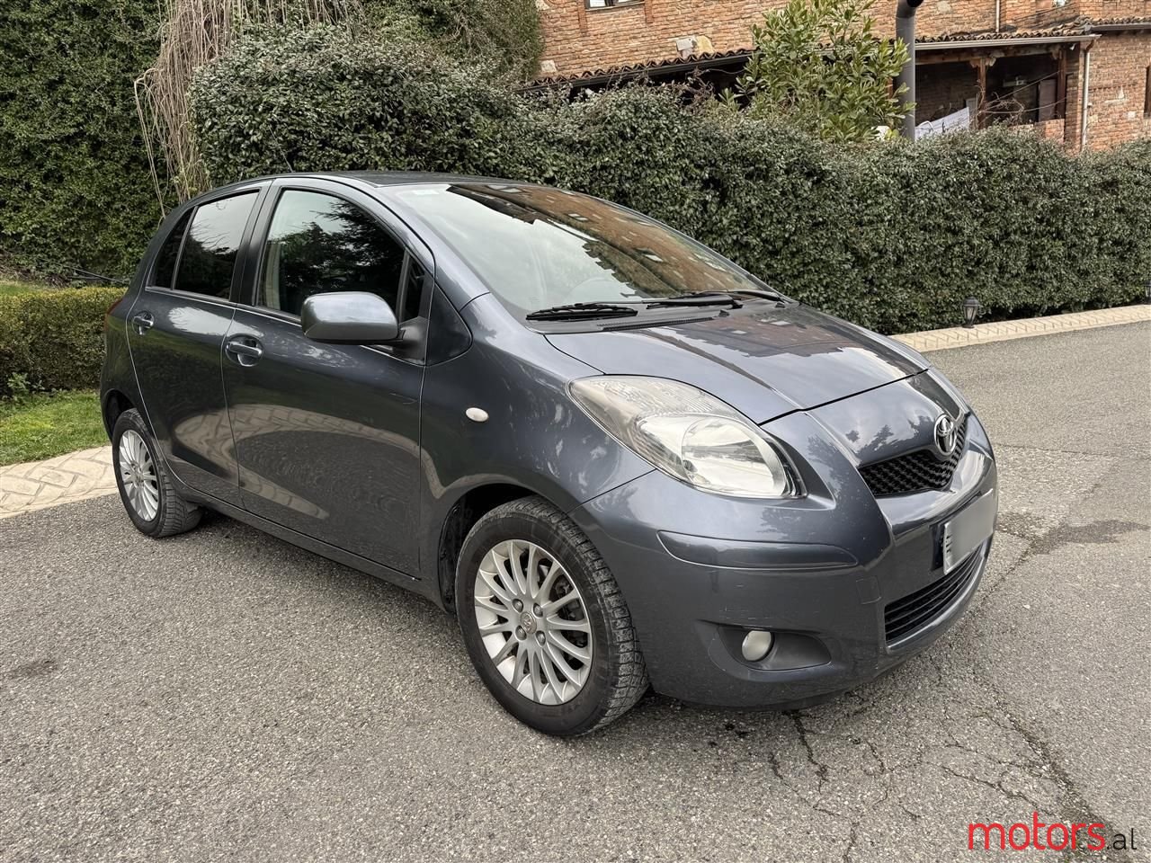 2009' Toyota Yaris photo #4