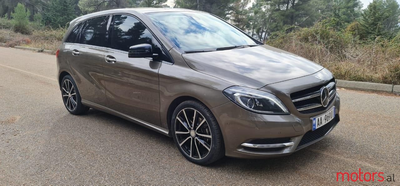 2012' Mercedes-Benz B 200 photo #1