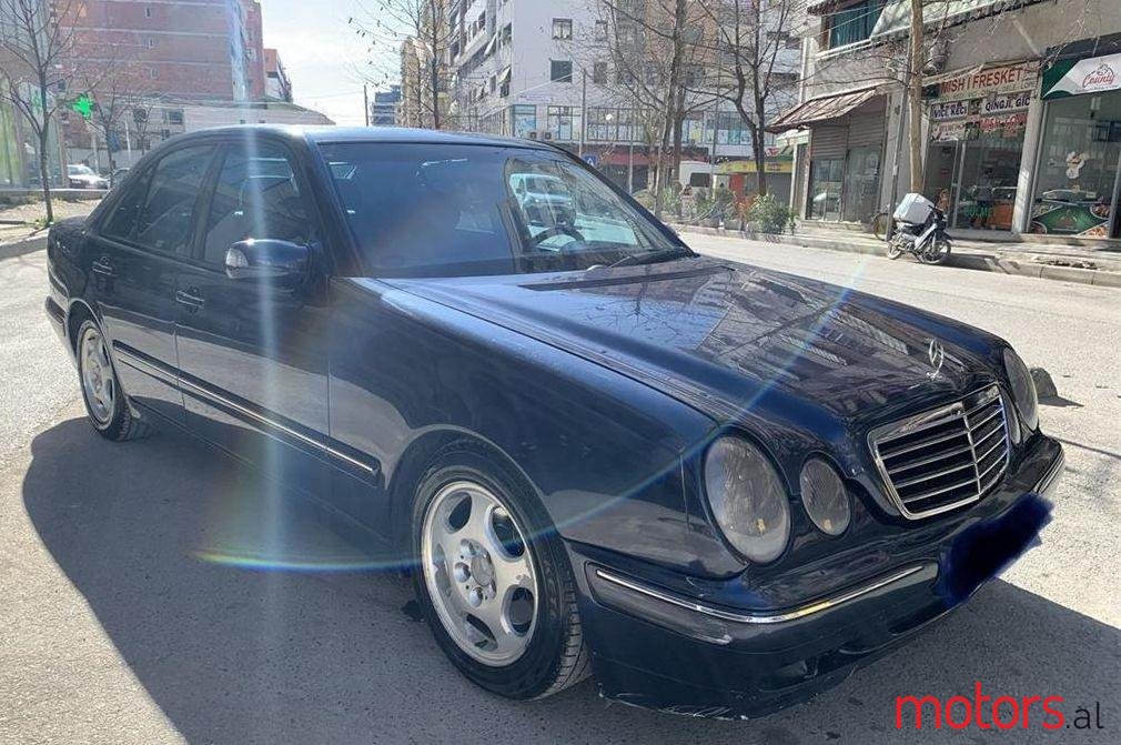 2000' Mercedes-Benz E 320 photo #1