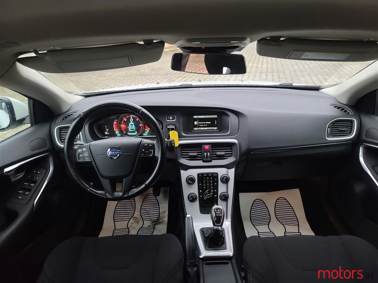 2015' Volvo V40 photo #2