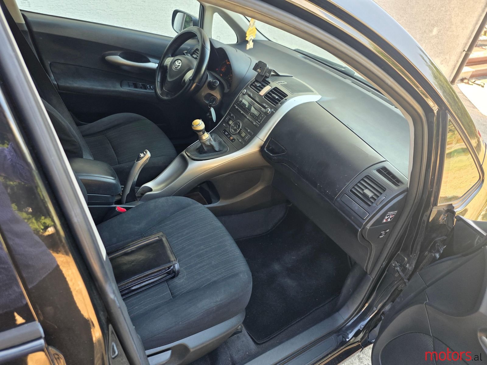 2008' Toyota Auris photo #5