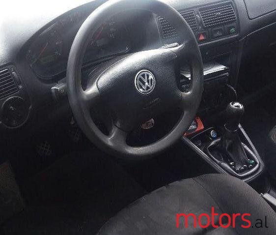 2000' Volkswagen Golf photo #1