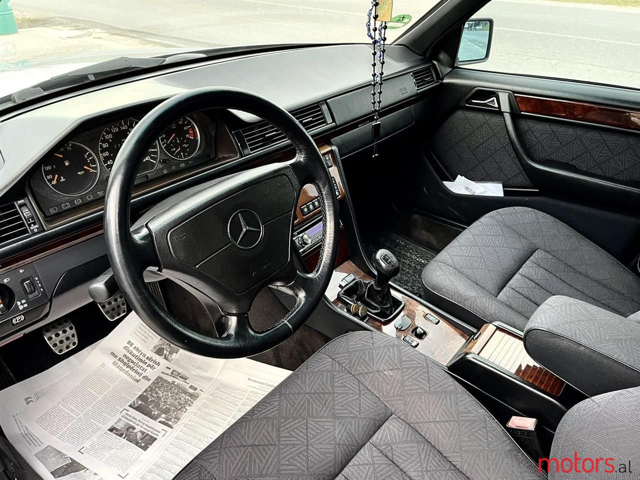 1994' Mercedes-Benz E 200 photo #2