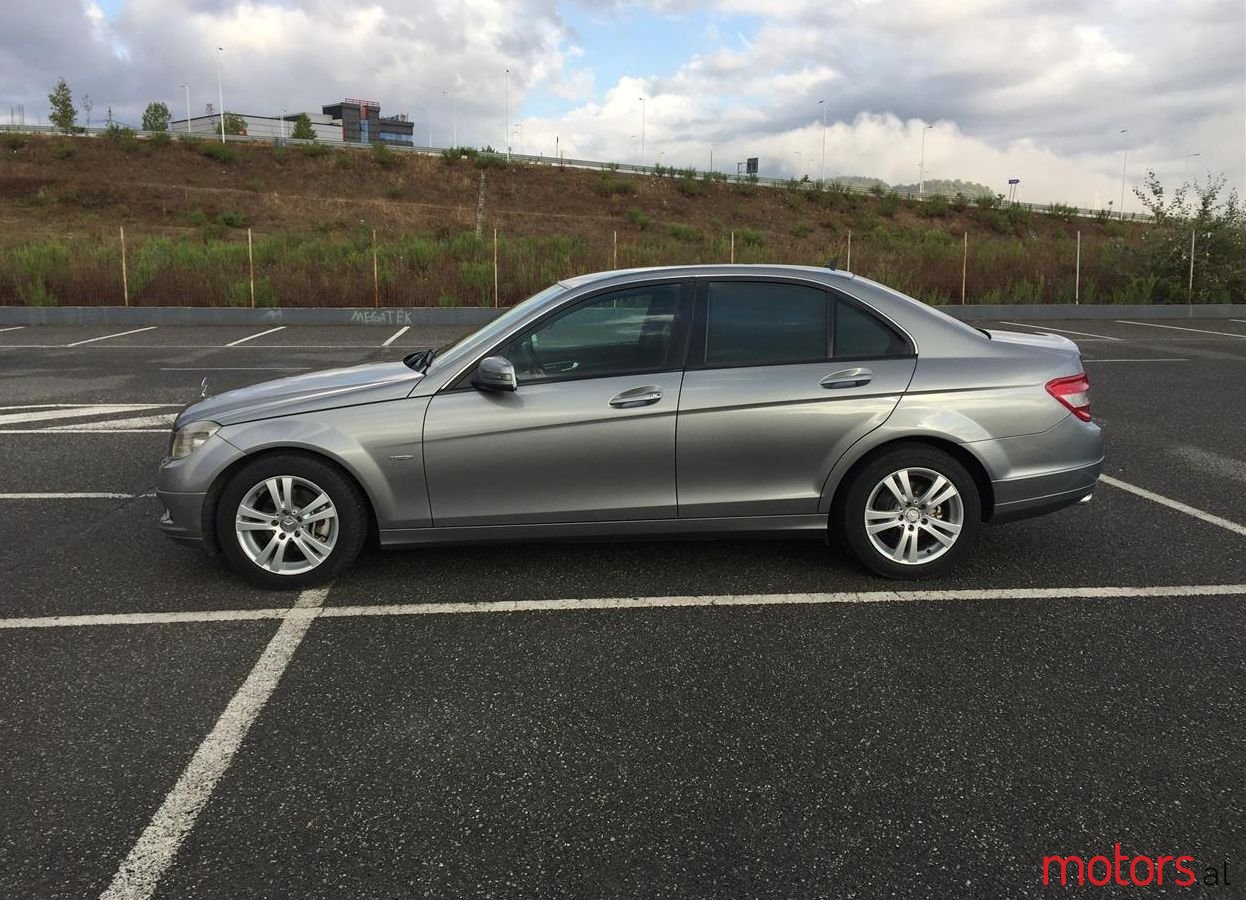 2010' Mercedes-Benz 200 photo #2