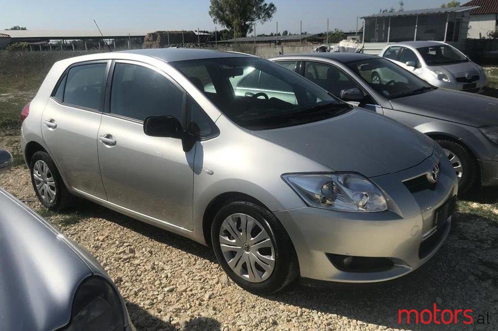 2007' Toyota Auris photo #1