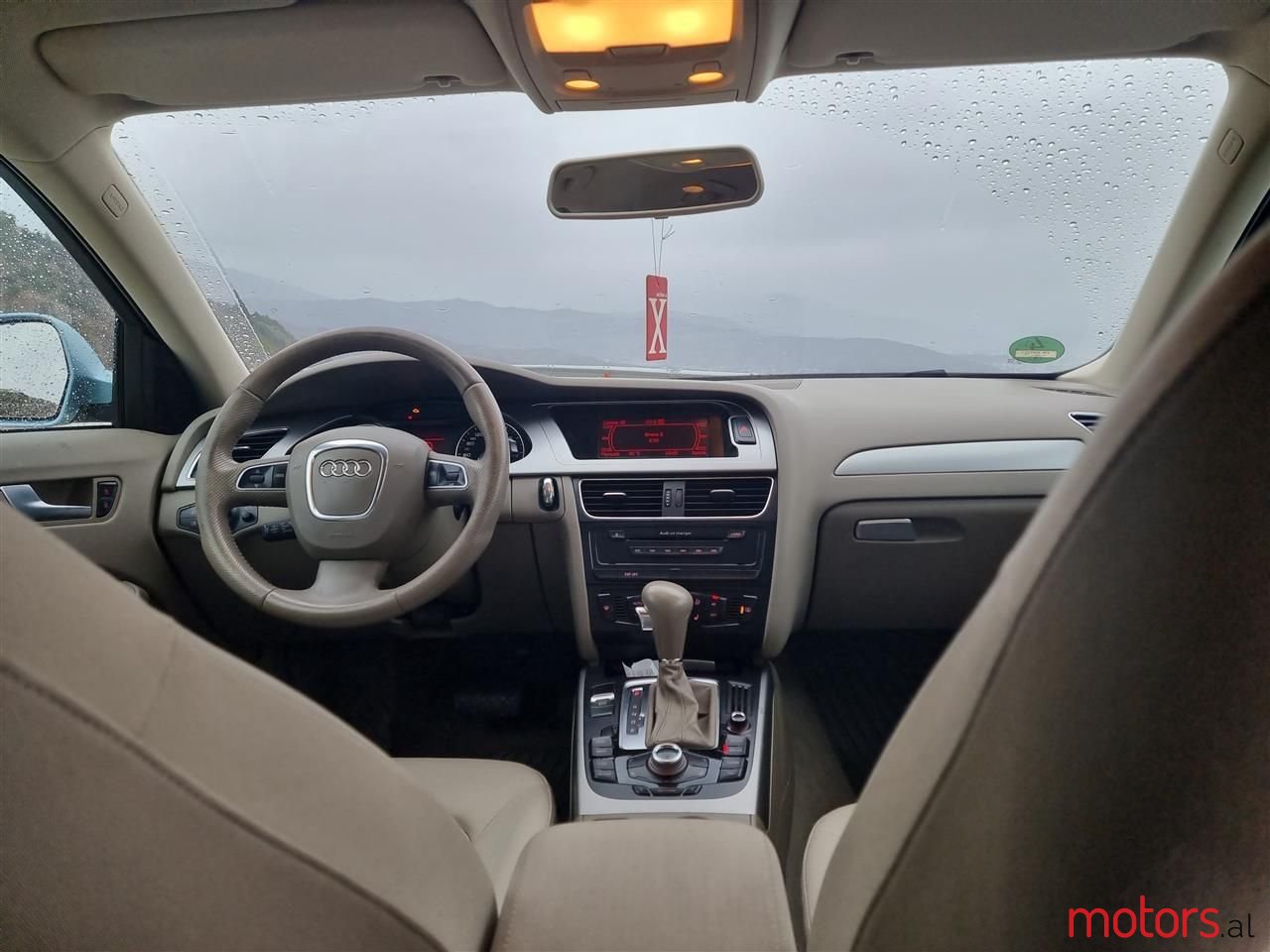 2010' Audi A4 photo #6