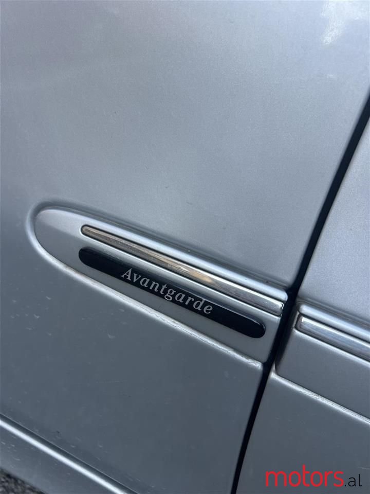 2004' Mercedes-Benz 220 photo #3