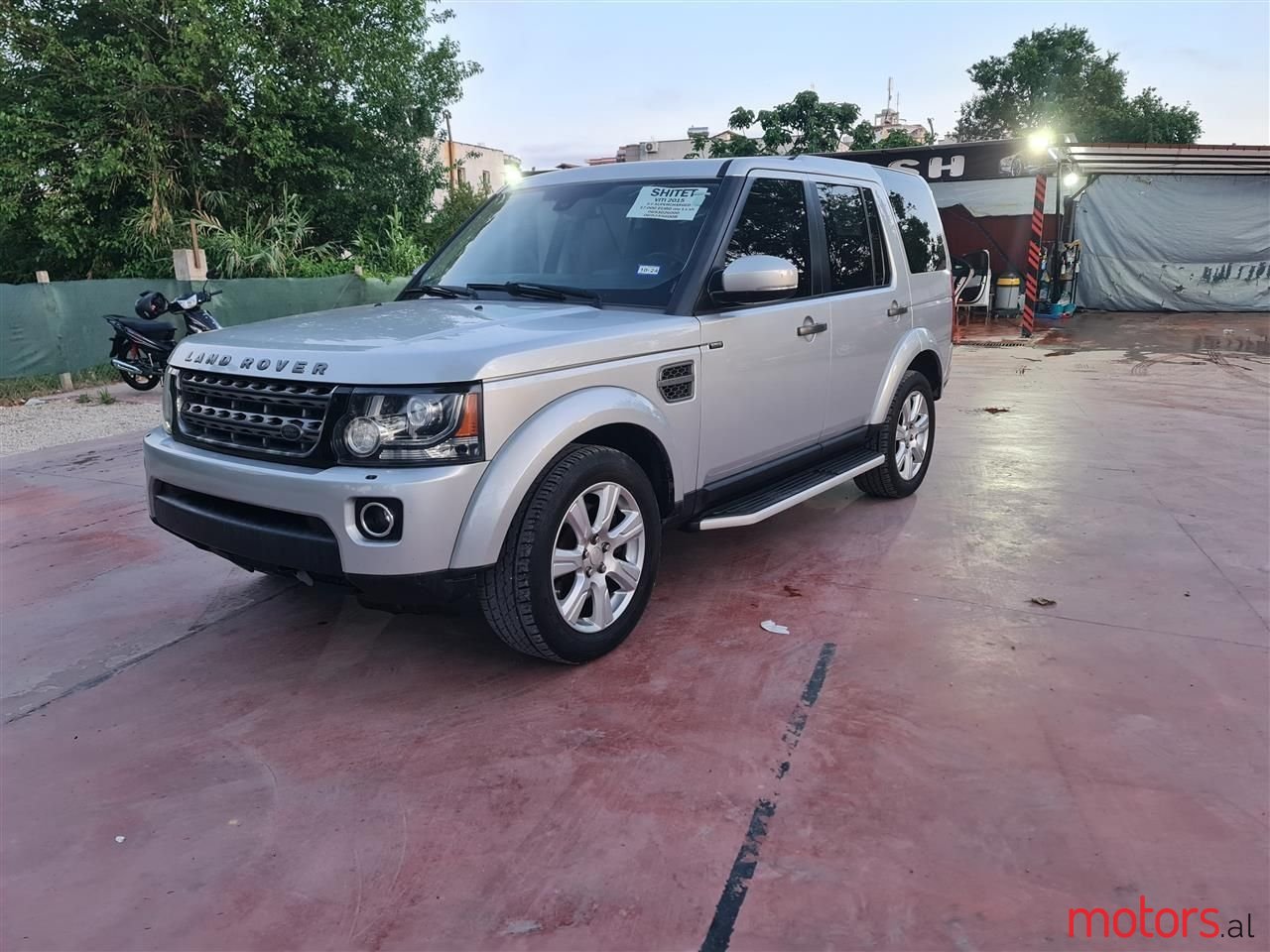 2015' Land Rover Discovery photo #1