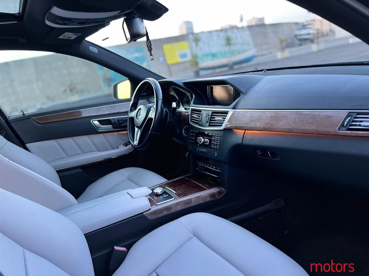 2013' Mercedes-Benz E 350 photo #4