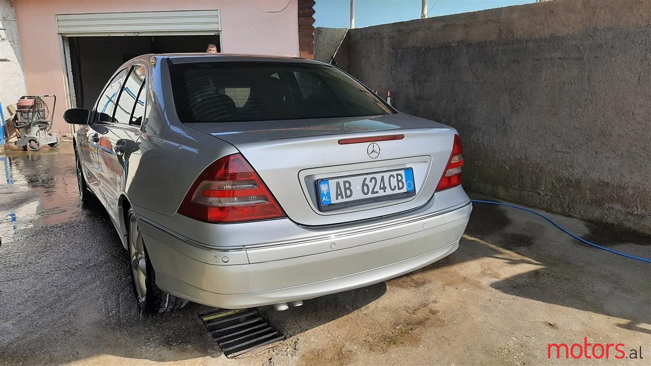 2006' Mercedes-Benz C 320 photo #3