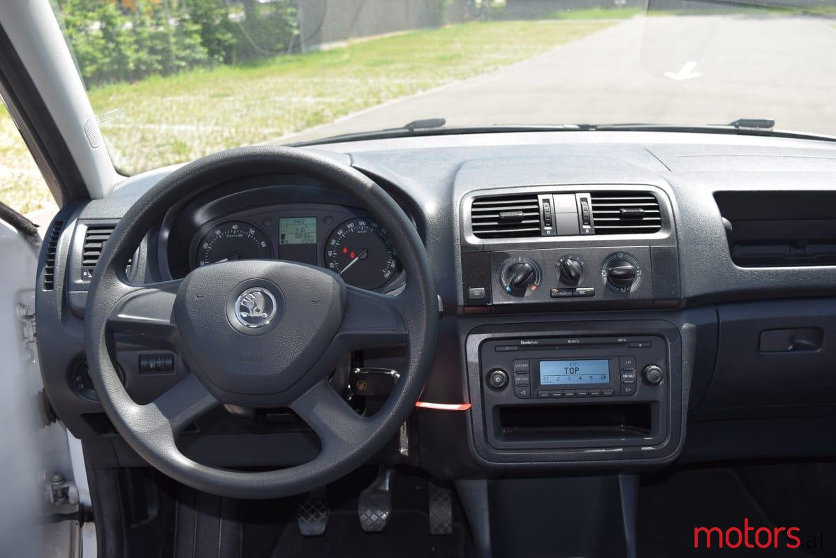 2012' Skoda Roomster photo #5
