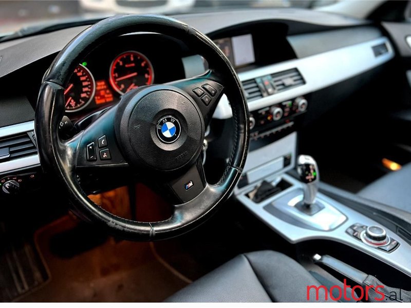 2009' BMW 530 photo #6