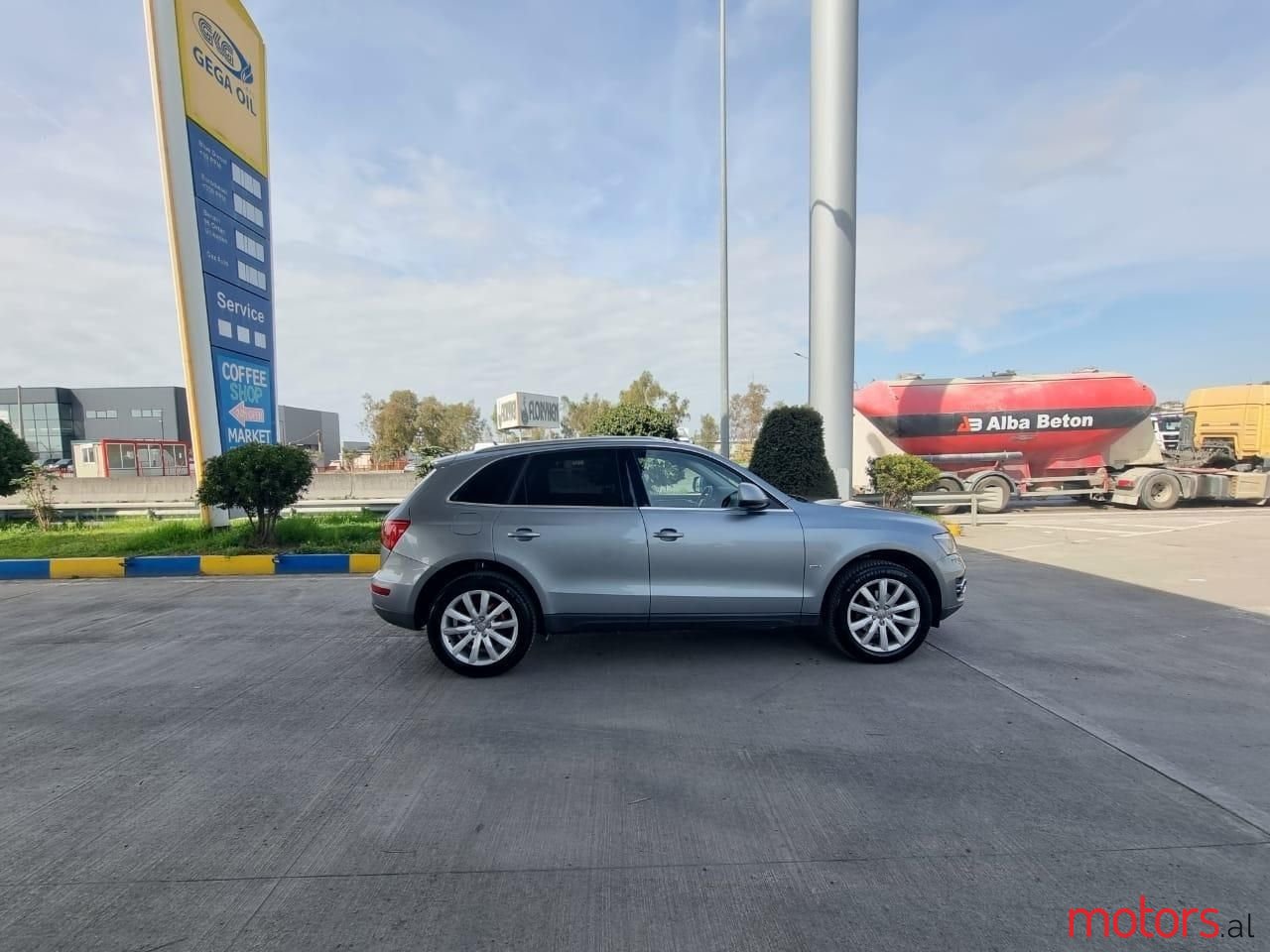 2012' Audi Q5 photo #6