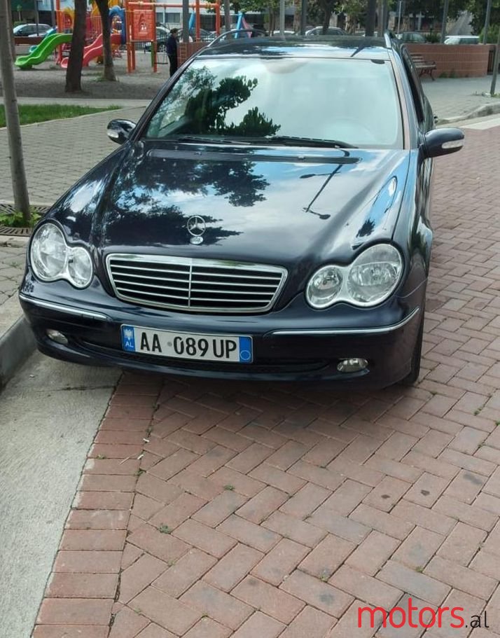 2003' Mercedes-Benz 220 photo #1