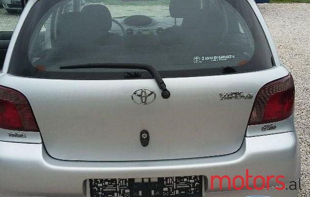 2003' Toyota Yaris photo #2