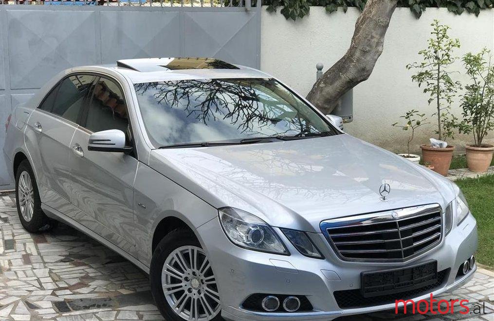 2009' Mercedes-Benz E 250 photo #1