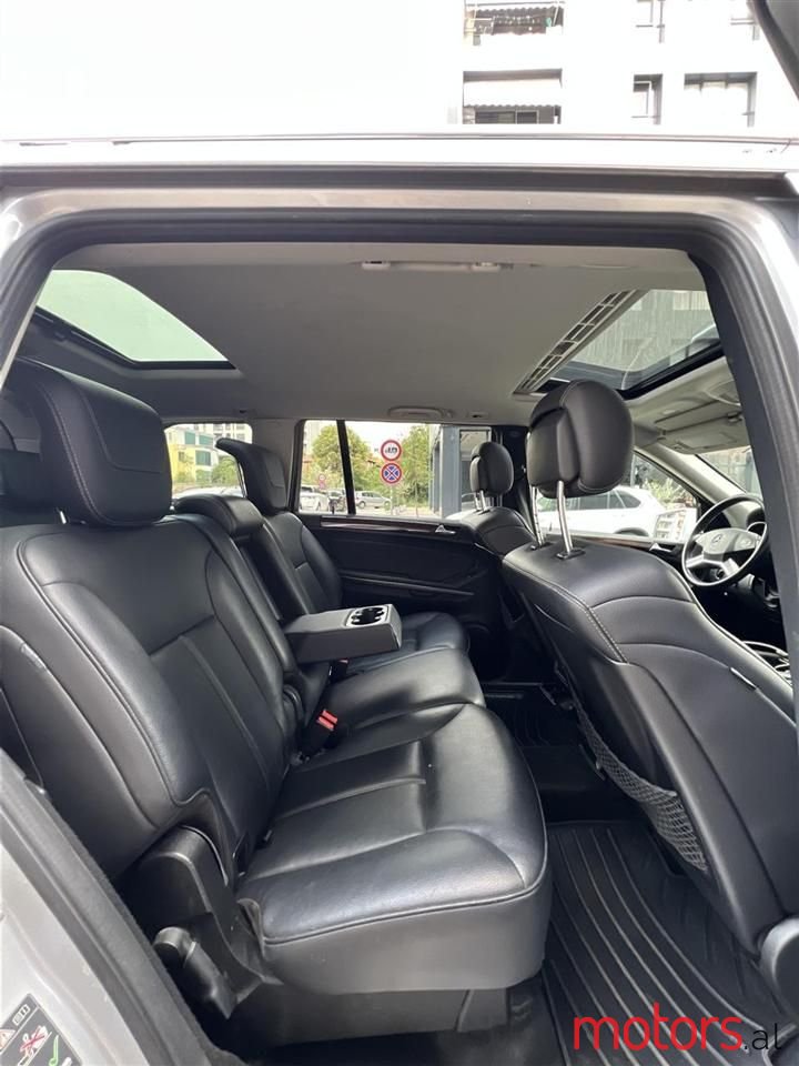 2012' Mercedes-Benz 450 photo #5