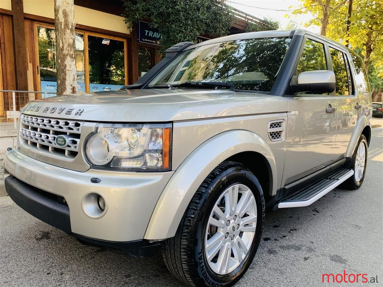 2011' Land Rover Discovery photo #3