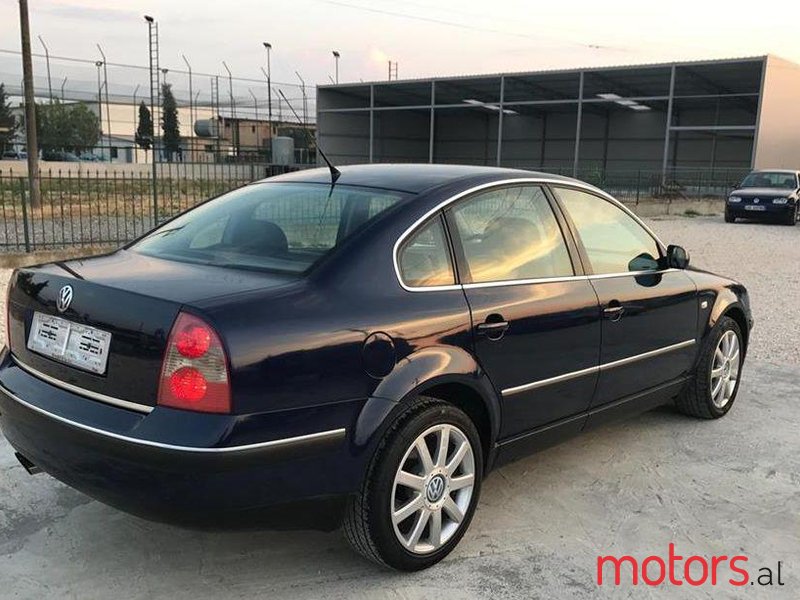 2003' Volkswagen Passat photo #1