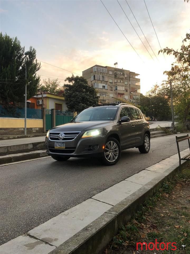 2009' Volkswagen Tiguan photo #1