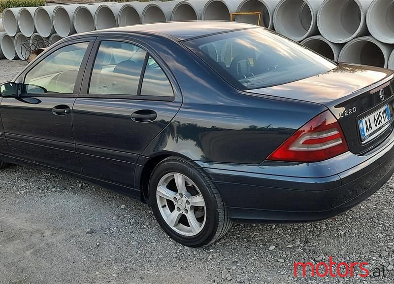 2004' Mercedes-Benz C 220 photo #2